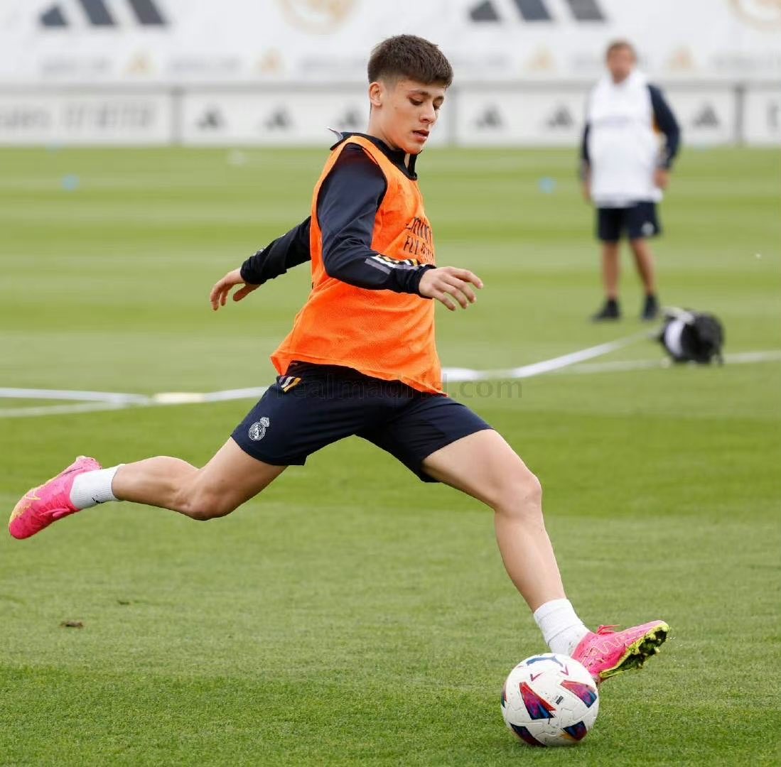 皇家马德里球员接受医学检查,确认身体状况 皇家马德里球员接受医学检查,确认身体状况