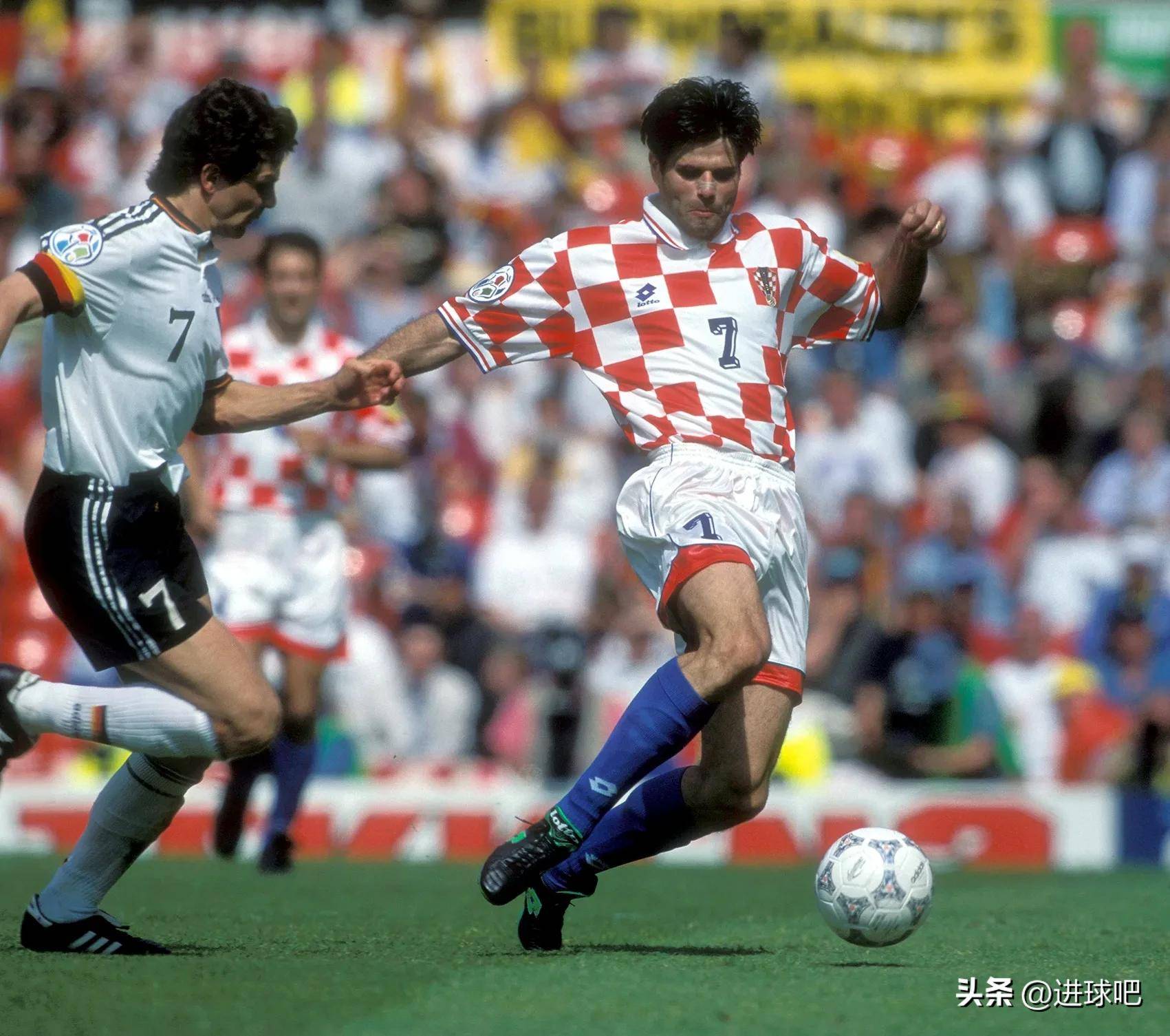 包含克罗地亚队大获全胜，晋级欧洲预选赛的词条