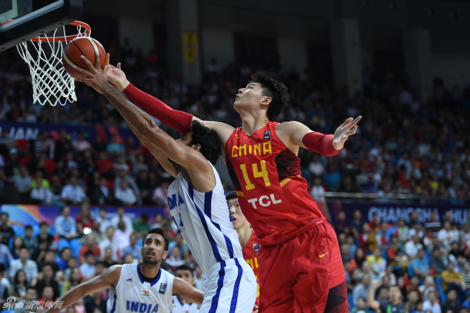 东部明星新秀控卫秀O神技,技惊四座 东部明星新秀控卫秀O神技,技惊四座