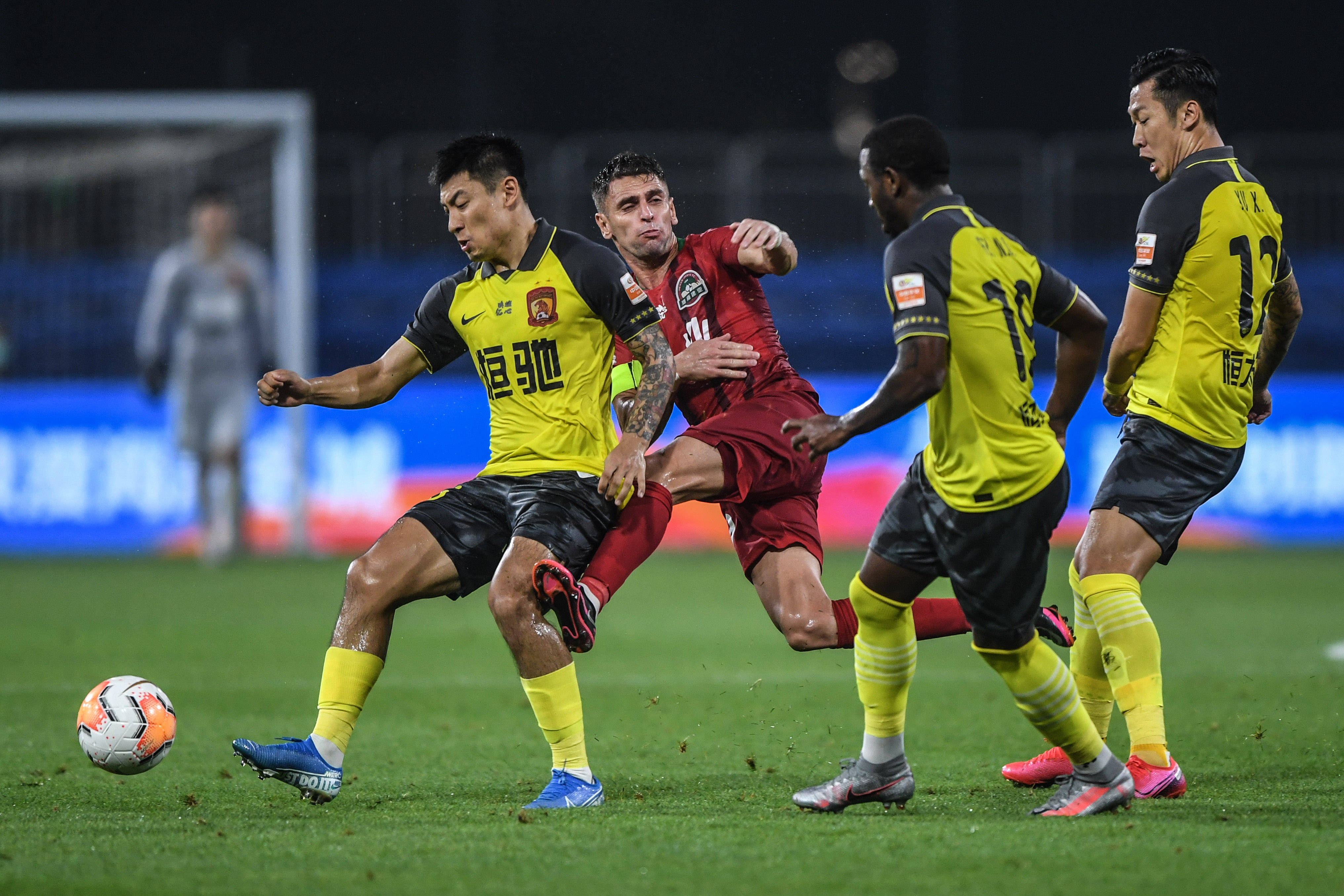 包含恒大客场战胜建业,继续领跑积分榜的词条 包含恒大客场战胜建业,继续领跑积分榜的词条