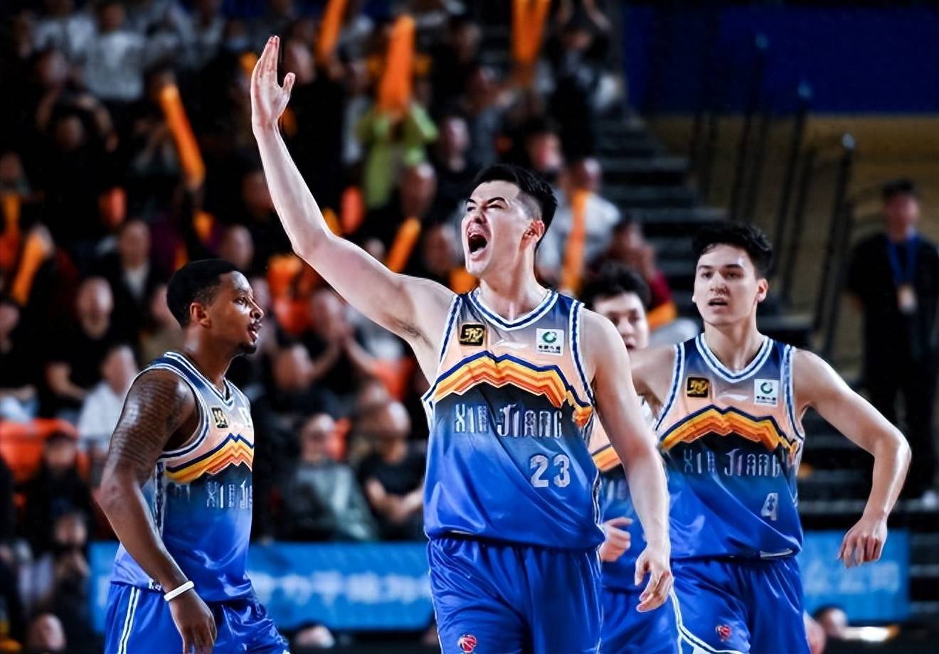 新疆男篮战上海队，争夺胜利秘诀