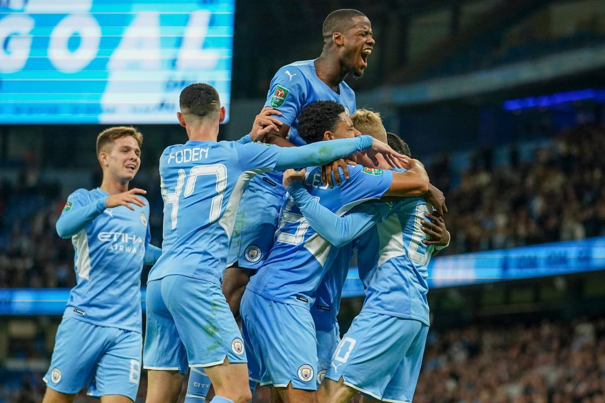 曼联主场轻松取胜,伯恩茅斯客场告捷 曼联主场轻松取胜,伯恩茅斯客场告捷