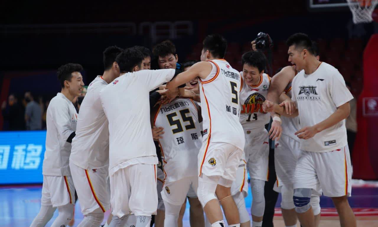 辽宁队力擒江苏，取得关键胜利