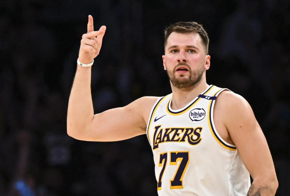 斯洛文尼亚羽毛球选手逆袭夺冠,实力破局 斯洛文尼亚羽毛球选手逆袭夺冠,实力破局