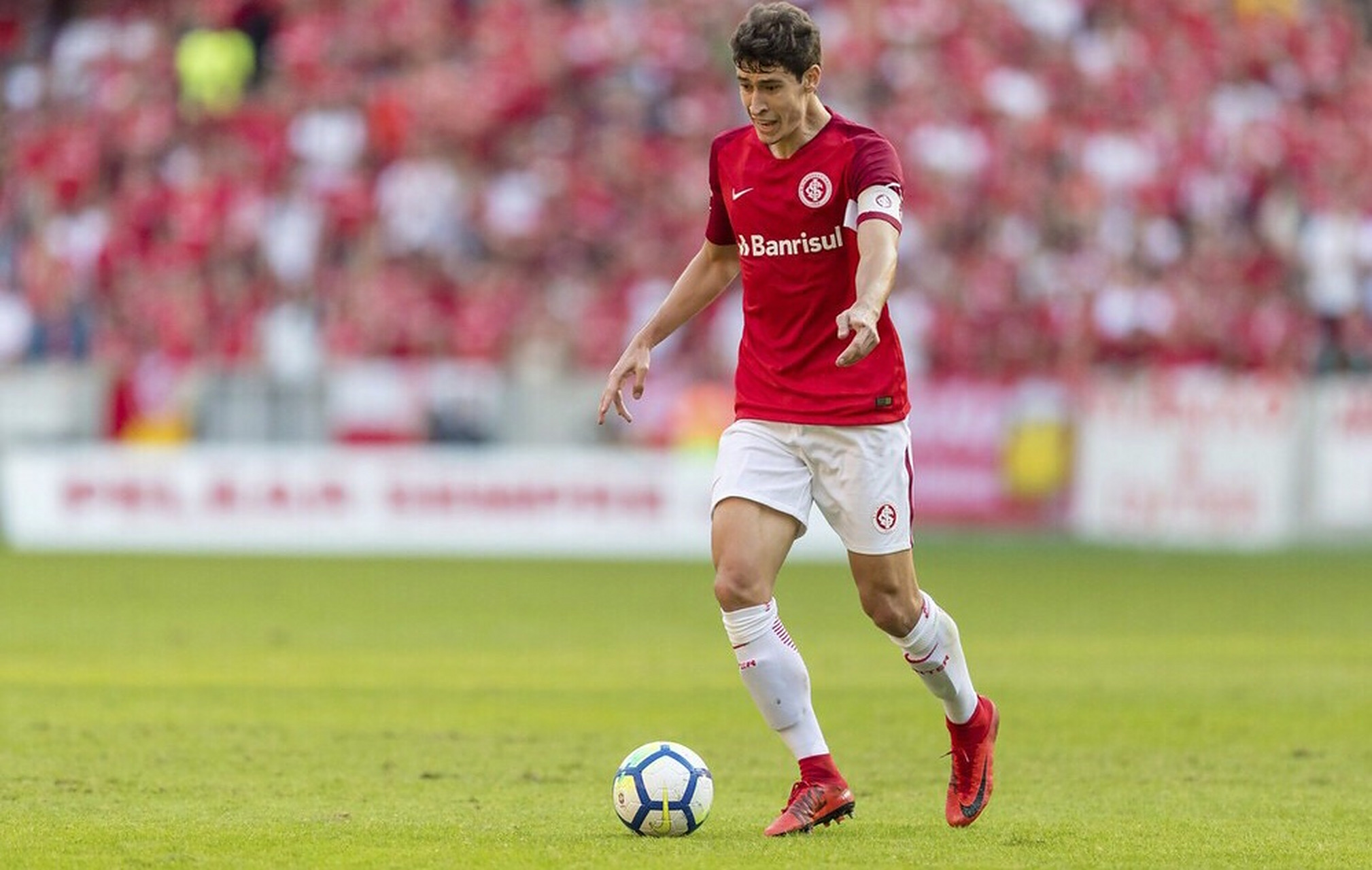 冰岛队在对阵罗马尼亚队中获得胜利,稳居次席的简单介绍 冰岛队在对阵罗马尼亚队中获得胜利,稳居次席的简单介绍