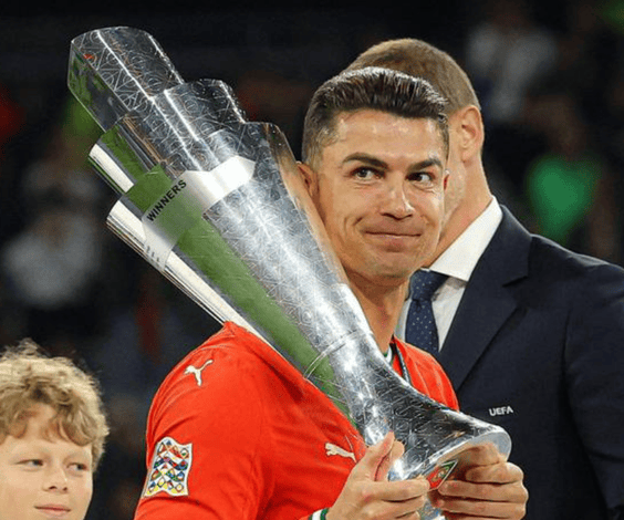 葡萄牙球员传球如神,助球队逆转 葡萄牙球员传球如神,助球队逆转