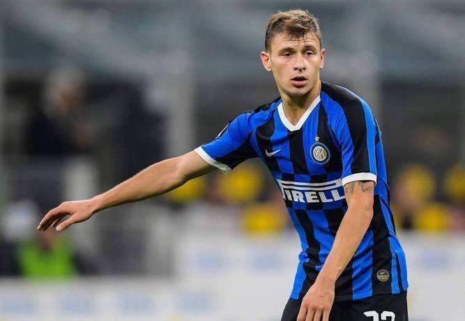 巴塞罗那主场告捷,稳守榜首 巴塞罗那主场告捷,稳守榜首