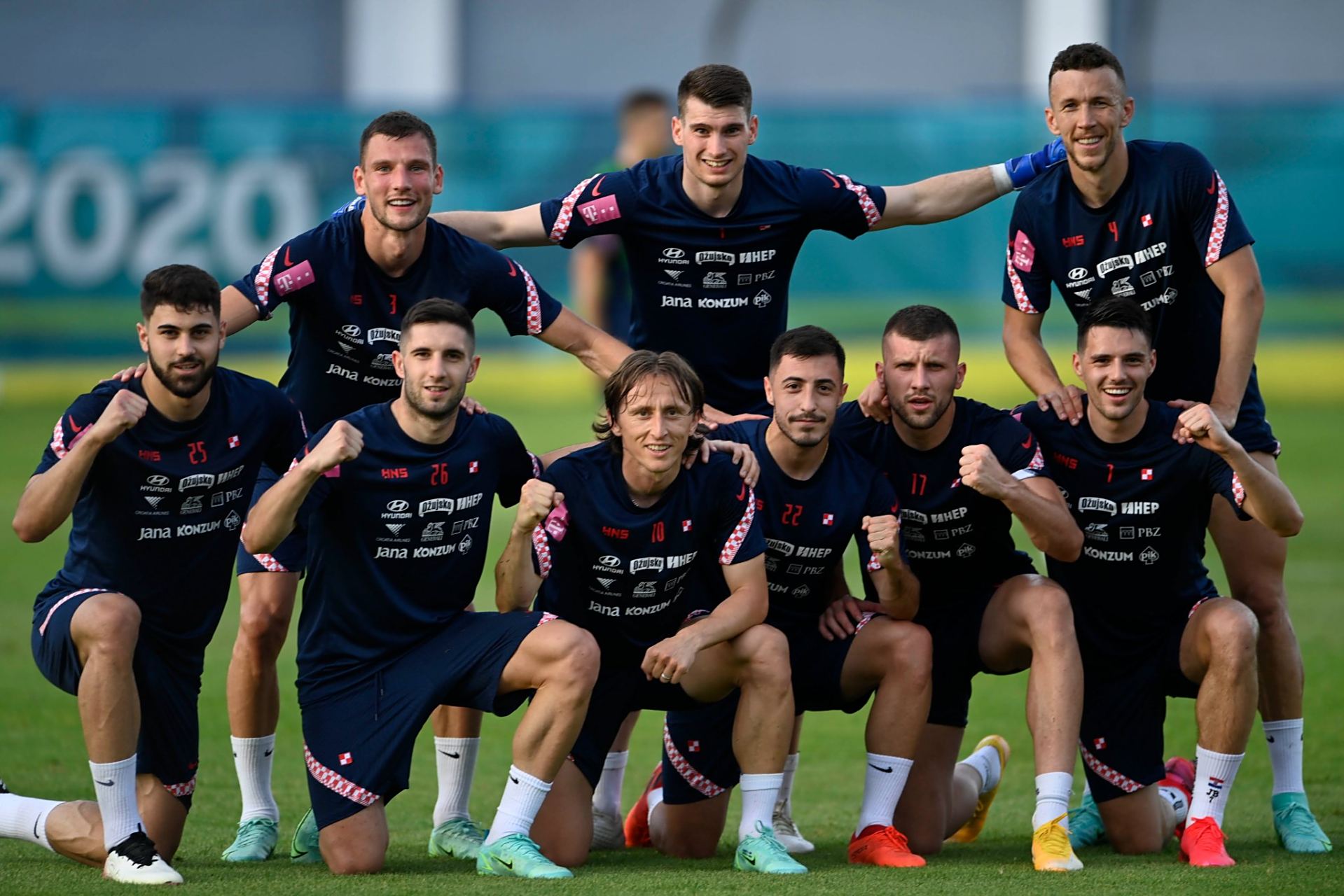 关于苏格兰队员调整战术,逆袭进军淘汰赛的信息 关于苏格兰队员调整战术,逆袭进军淘汰赛的信息