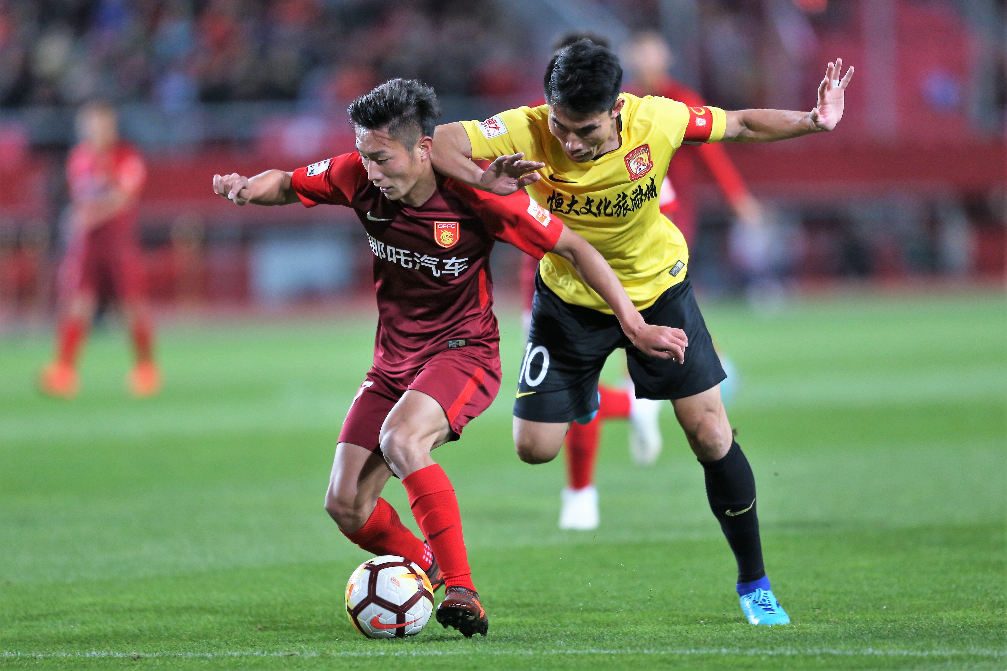 关于广州恒大主场惊险逆转天津泰达,豪取三分的信息 关于广州恒大主场惊险逆转天津泰达,豪取三分的信息