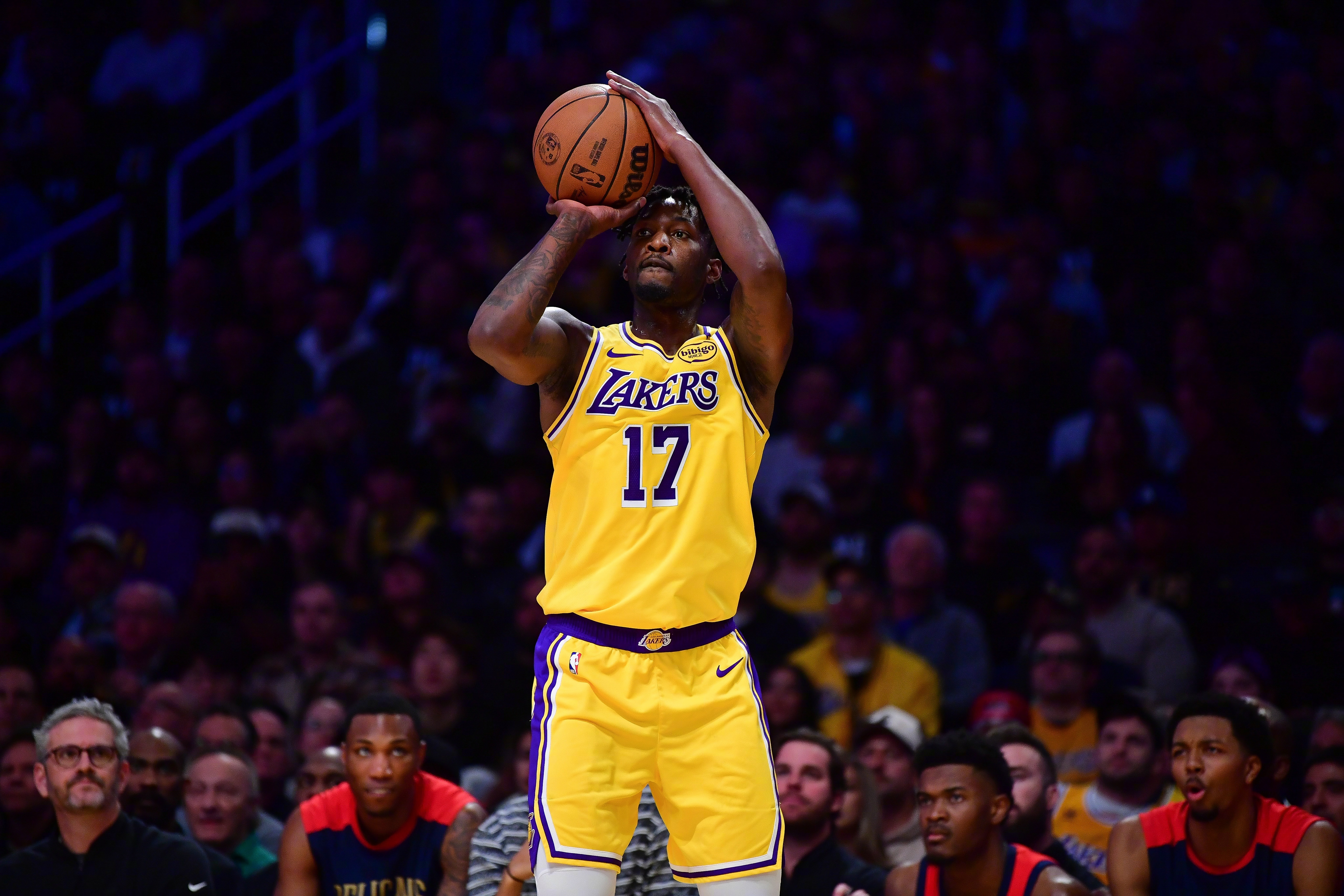 雄鹿主场大胜灰熊，米德尔顿砍下34分