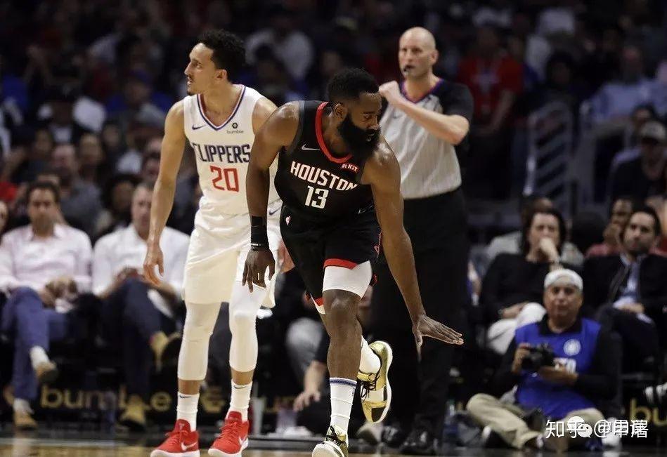 火箭取得三连胜,卡佩拉砍下20+20 火箭取得三连胜,卡佩拉砍下20+20