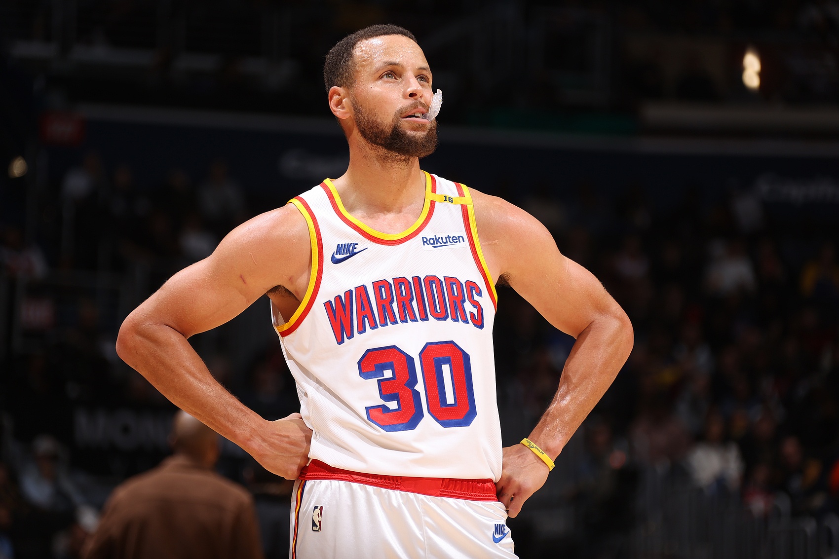 勇士主场负鹈鹕,库里全场仅得12分 勇士主场负鹈鹕,库里全场仅得12分